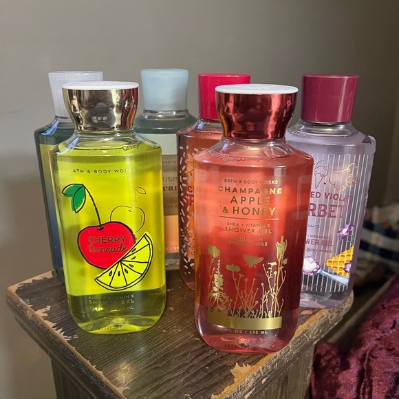 Set of 6 shower gels
